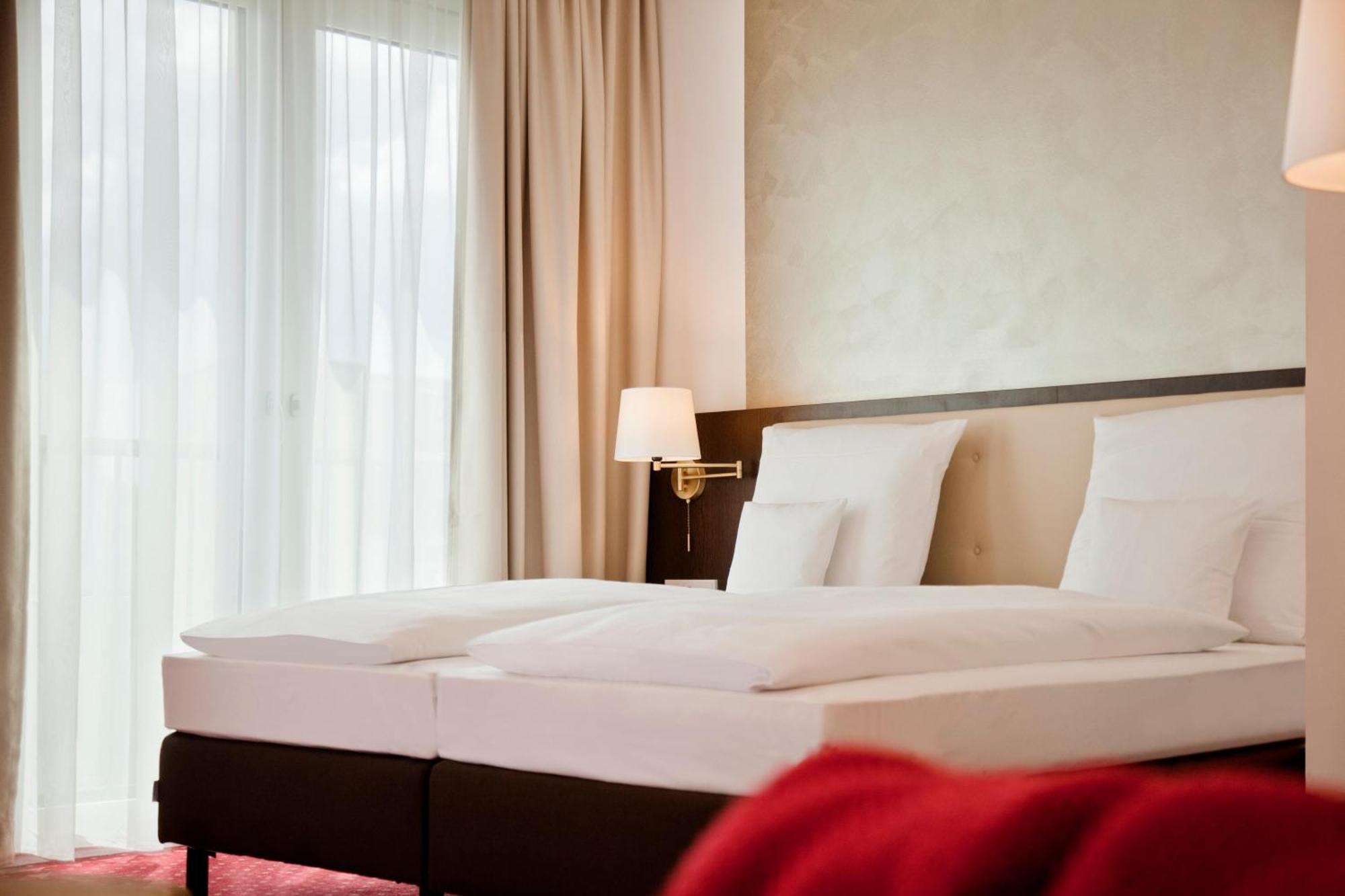 โกลด์ ปาแล โฮเทล Hotel เบอร์ลิน ภายนอก รูปภาพ